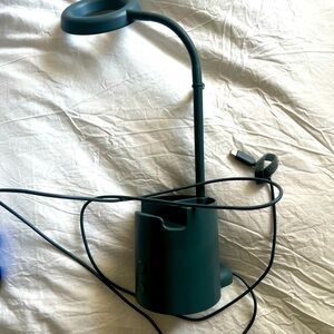 Led work lamp with storage